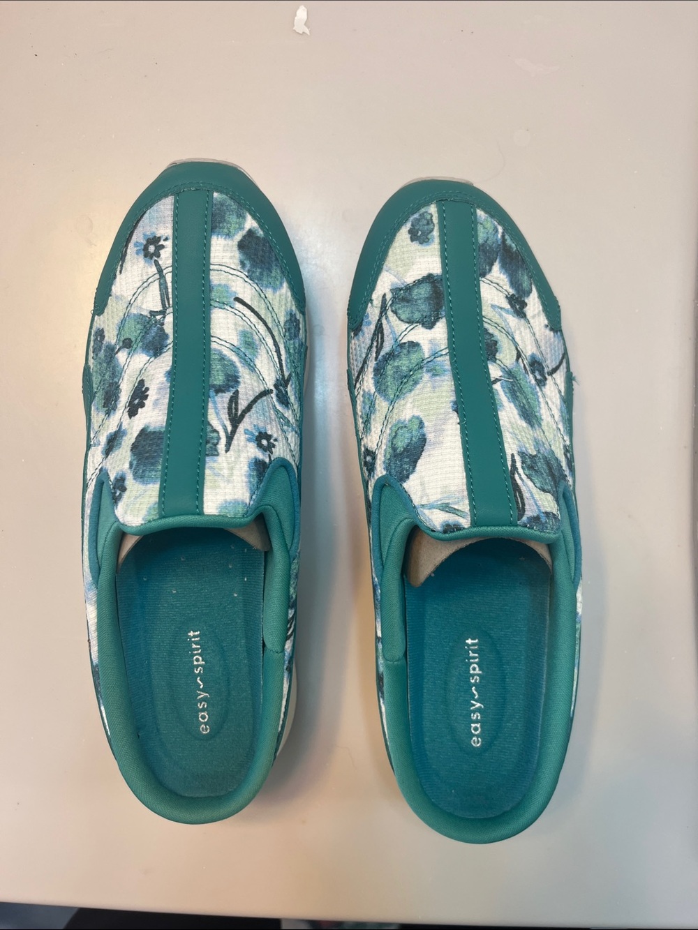 Easy Spirit Teal and White Floral Slip-Ons Sneakers size 10 W new